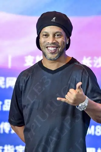 现由守转攻