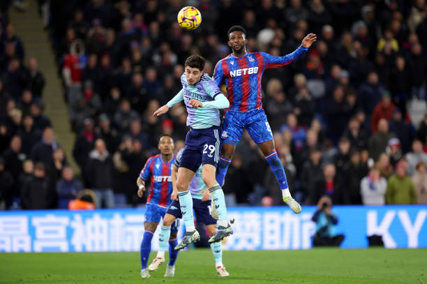 的表现不断 的表现不断